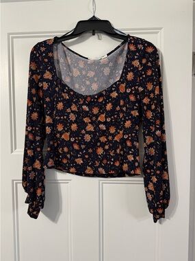 Cropped Floral Long-sleeved Top - L